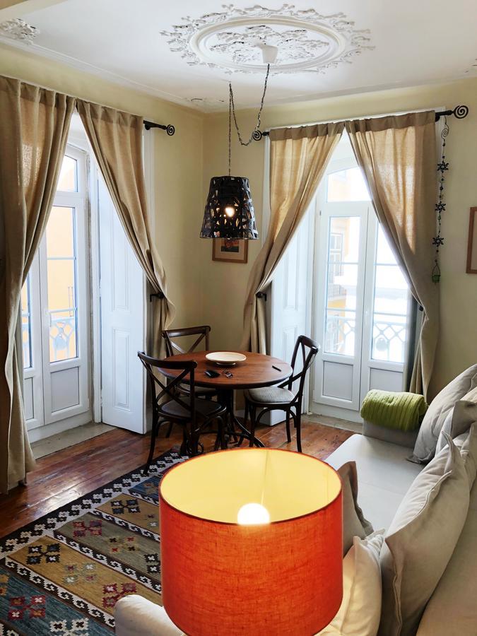 Remodeled Historic Apartment In Bairro Alto Lisboa Dış mekan fotoğraf